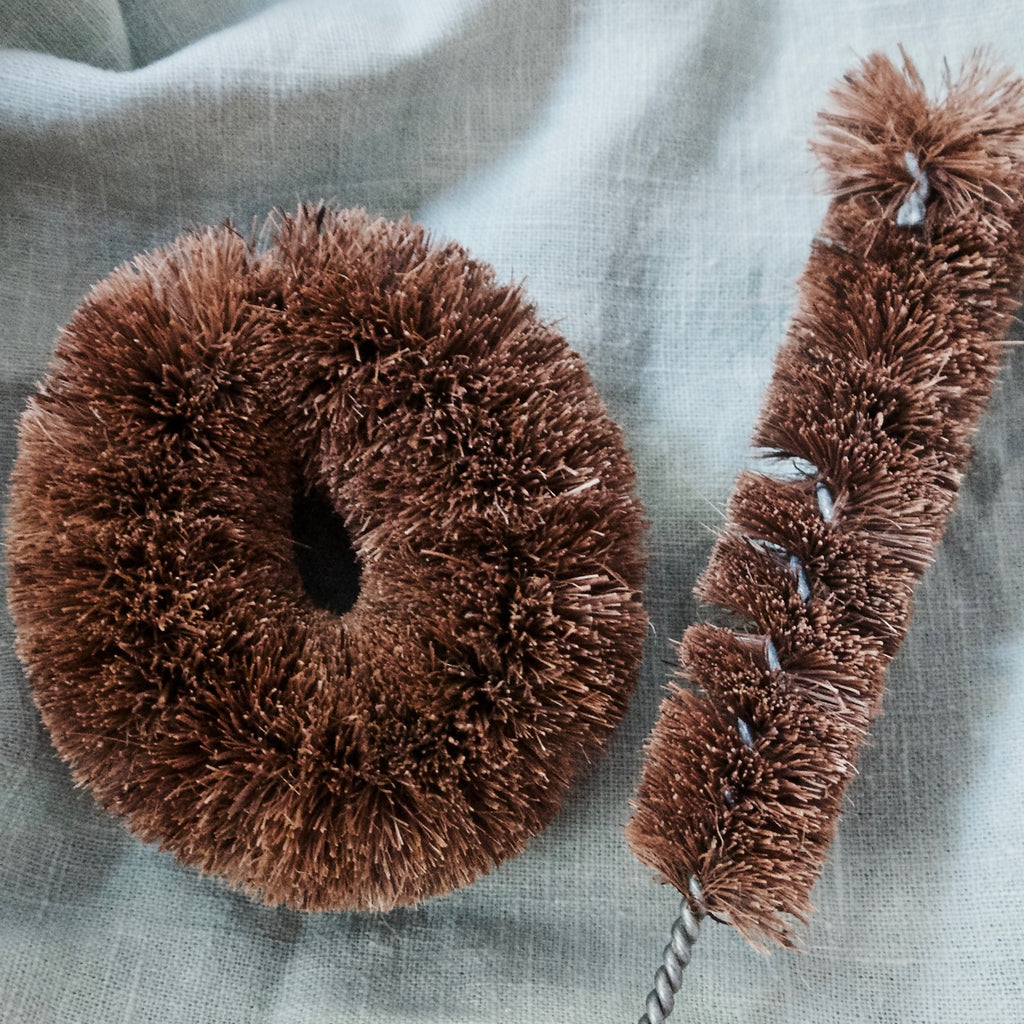 COCONUT COIR BRUSHES