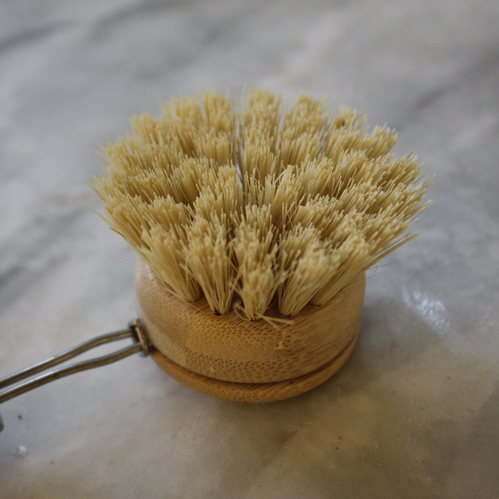 BAMBOO CLEANING DISH BRUSH WITH HANDLE